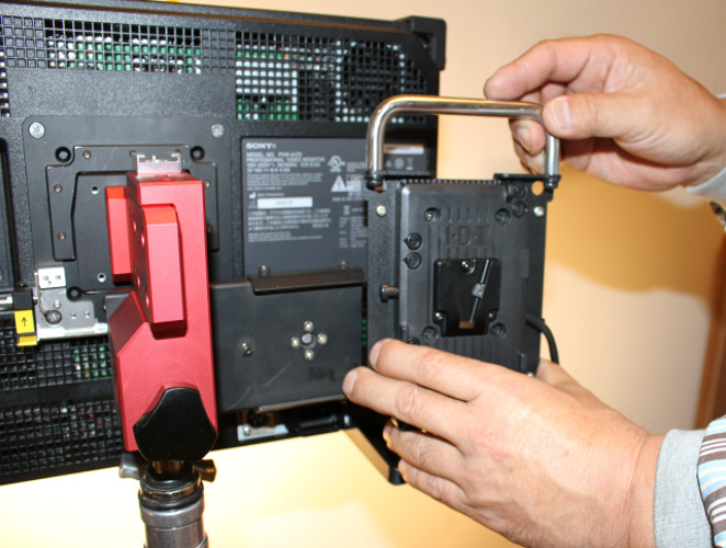 TF VESA Quick Plate System - 17インチ・モニター・スタンド